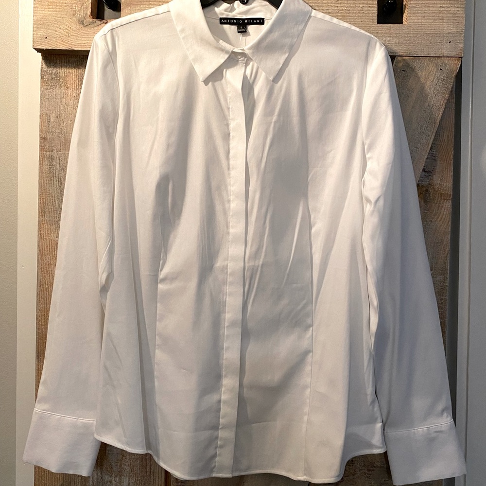 Women’s Simple white button up blouse